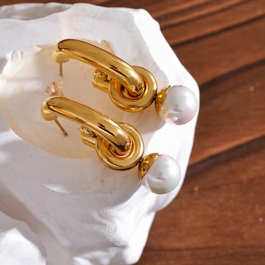 Charlotte Pearl Earrings - Psalm BoutiqueCharlotte Pearl EarringsJewlery